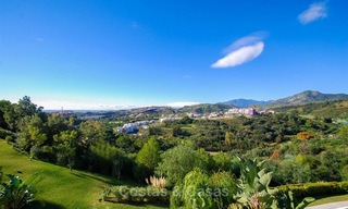 Opportunity! Large corner 4 bedroom penthouse for sale, with golf and sea views in Benahavis - Marbella 8594 