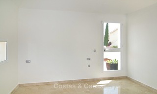 Opportunity! Large corner 4 bedroom penthouse for sale, with golf and sea views in Benahavis - Marbella 8607 