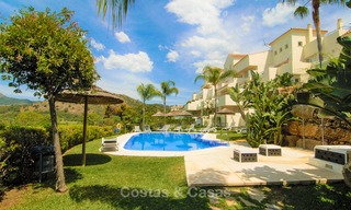 Opportunity! Large corner 4 bedroom penthouse for sale, with golf and sea views in Benahavis - Marbella 8613 