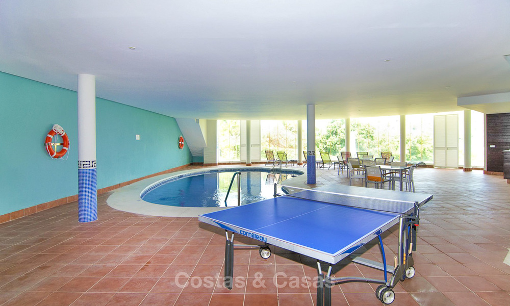 Opportunity! Large corner 4 bedroom penthouse for sale, with golf and sea views in Benahavis - Marbella 8616
