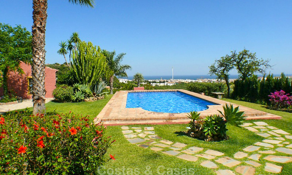 Well located and attractively priced villa - finca with sea and mountain views for sale, Estepona, Costa del Sol 8672