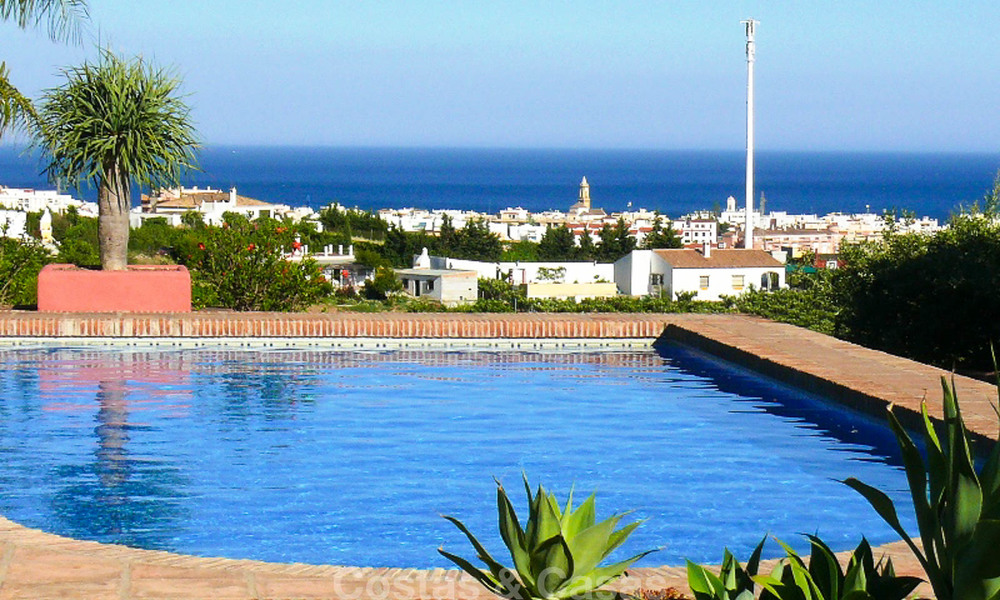 Well located and attractively priced villa - finca with sea and mountain views for sale, Estepona, Costa del Sol 8673