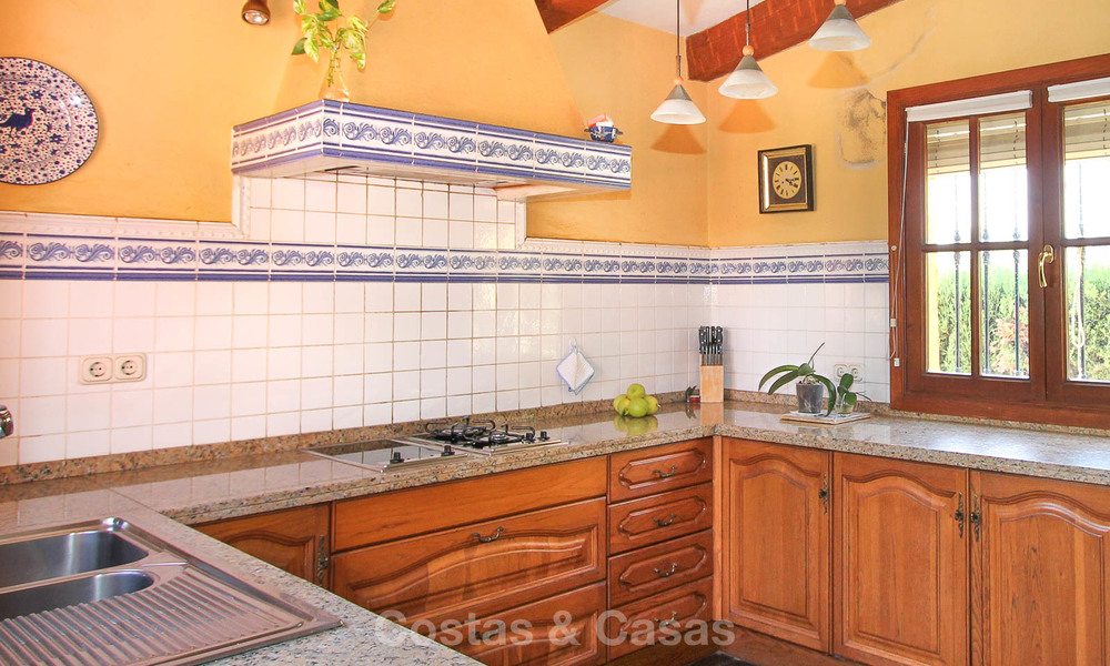 Well located and attractively priced villa - finca with sea and mountain views for sale, Estepona, Costa del Sol 8674