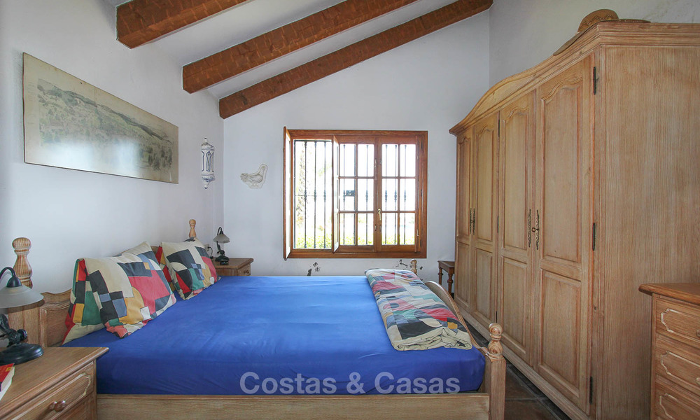 Well located and attractively priced villa - finca with sea and mountain views for sale, Estepona, Costa del Sol 8676