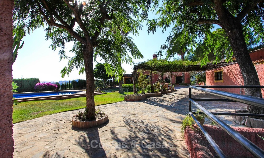 Well located and attractively priced villa - finca with sea and mountain views for sale, Estepona, Costa del Sol 8699