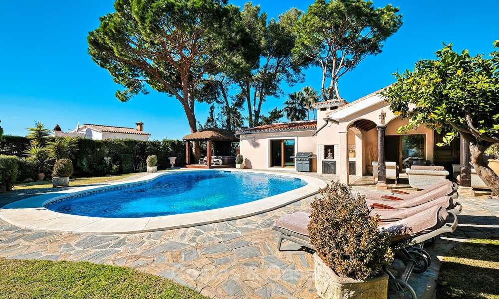 Cosy and luxurious traditional-style villa with sea views for sale, with guest house, ready to move in - Elviria, Marbella 8805