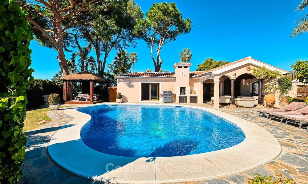 Cosy and luxurious traditional-style villa with sea views for sale, with guest house, ready to move in - Elviria, Marbella 8806