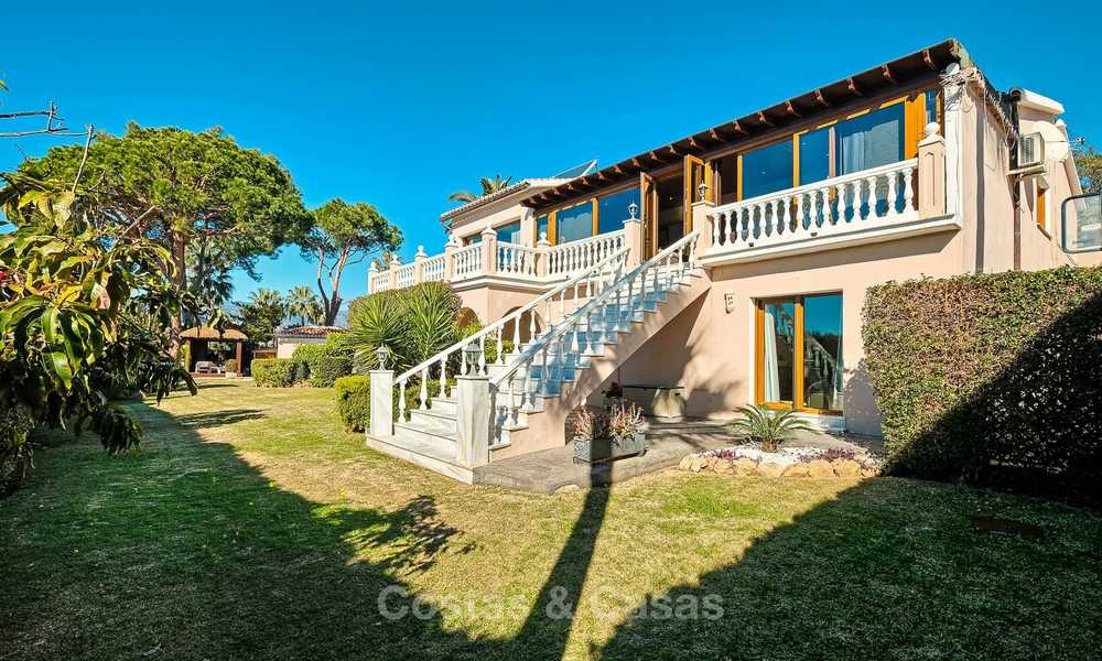 Cosy and luxurious traditional-style villa with sea views for sale, with guest house, ready to move in - Elviria, Marbella 8815