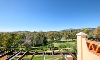 Stunning penthouse apartment for sale in a luxury complex, front line golf with sea views - Marbella - Estepona 8898 