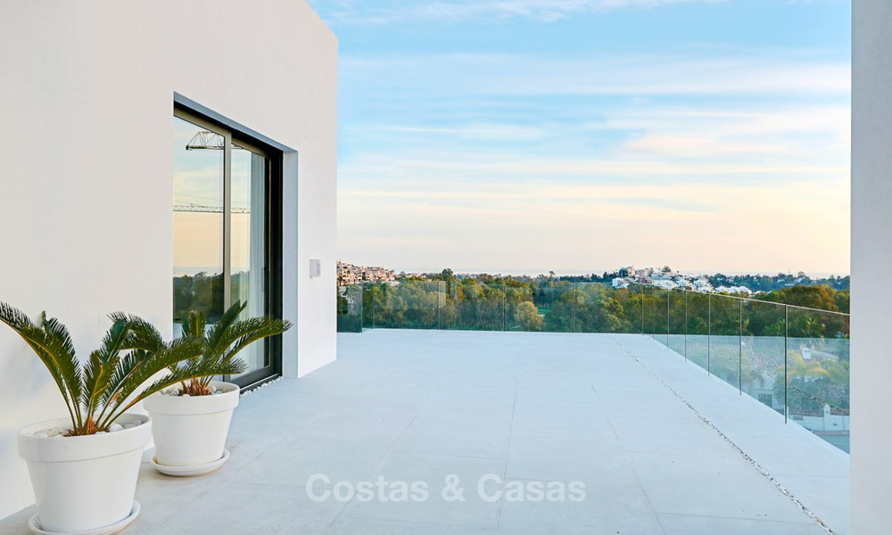 Urgent sale! Amazing contemporary luxury villa with golf and sea views for sale, sought after location, ready to move in - Benahavis, Marbella 9317