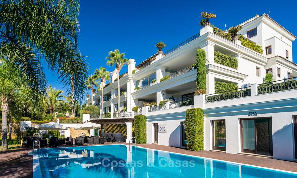 Exclusive beachfront penthouse apartment for sale in Estepona, Costa del Sol. Reduced in price. 9572