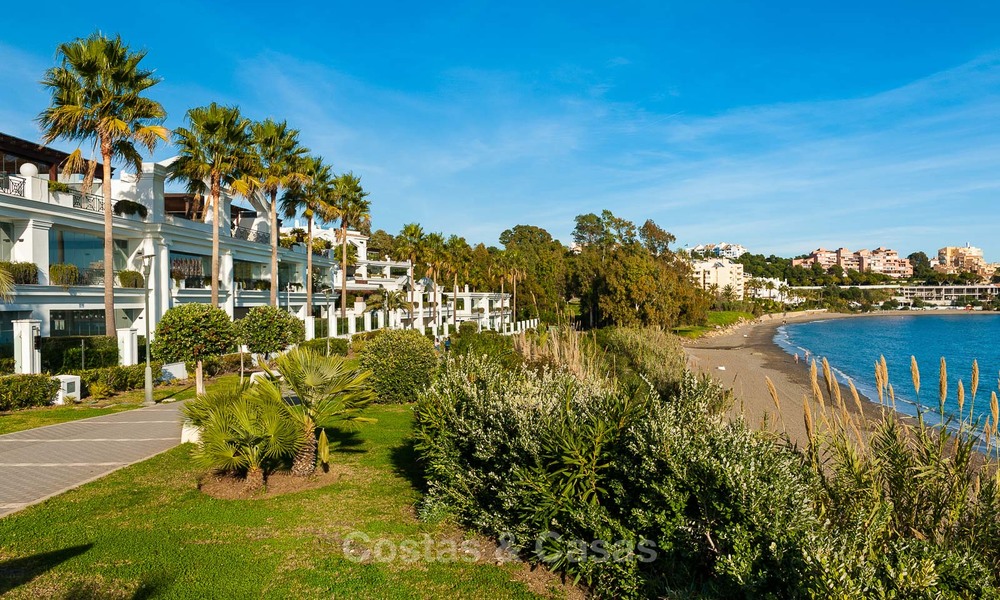 Exclusive beachfront penthouse apartment for sale in Estepona, Costa del Sol. Reduced in price. 9380