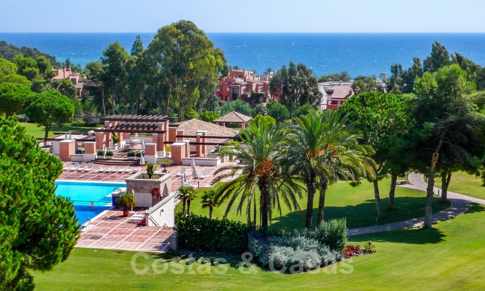 Timeless luxury apartments for sale with sea views on the Golden Mile, between Puerto Banus and Marbella 22524