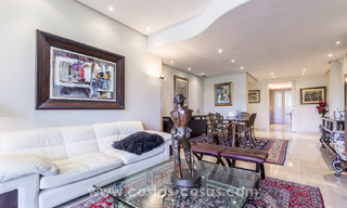 Timeless luxury apartments for sale with sea views on the Golden Mile, between Puerto Banus and Marbella 22529 