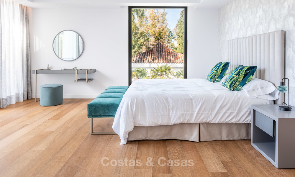 Exquisite modern luxury villa for sale, beachside Puerto Banus, Marbella 9506