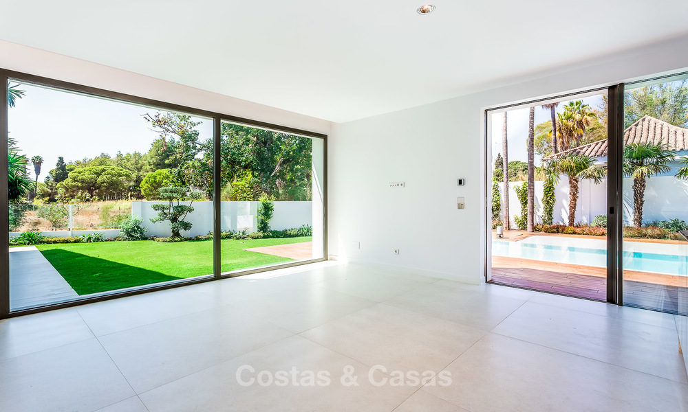 Exquisite modern luxury villa for sale, beachside Puerto Banus, Marbella 9554