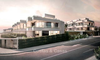 Gorgeous new modern townhouses for sale, within walking distance of the beach and amenities in Fuengirola, Costa del Sol. Last units! 9491 