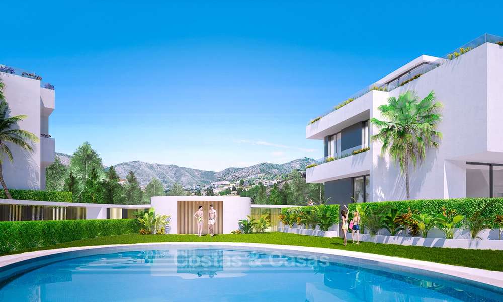 Gorgeous new modern townhouses for sale, within walking distance of the beach and amenities in Fuengirola, Costa del Sol. Last units! 9495