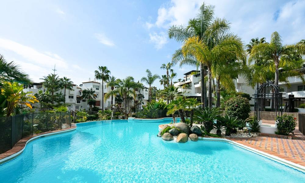 Sumptuous ground floor luxury apartment for sale, Puente Romano with sea view - Golden Mile, Marbella 9587