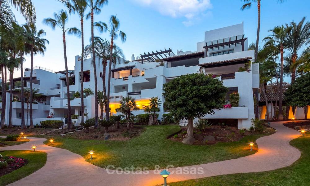 Sumptuous ground floor luxury apartment for sale, Puente Romano with sea view - Golden Mile, Marbella 9592