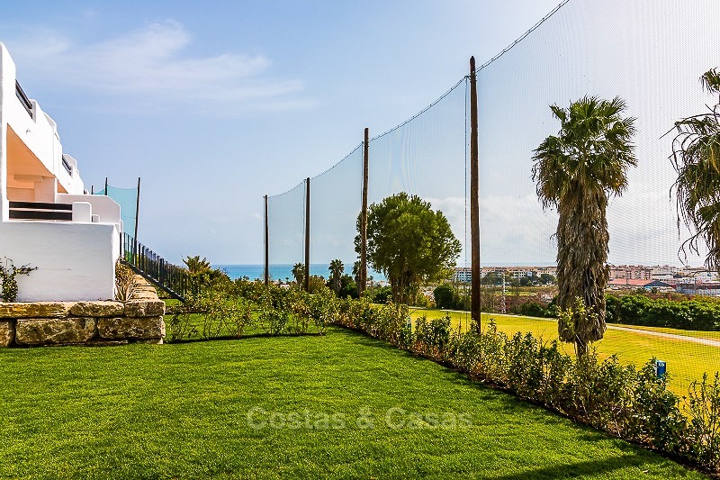 Ready to move into new frontline golf apartments for sale, with sea views and walking distance to the beach - Casares, Costa del Sol 10851