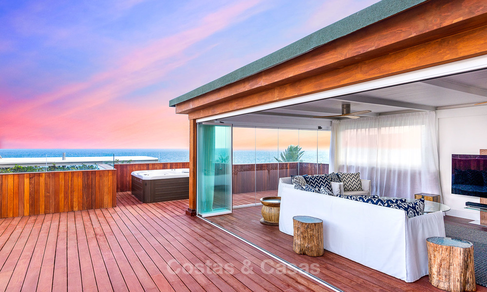 Exquisite second line beach villa with amazing sea views, fully renovated - Puente Romano, Golden Mile, Marbella 10017