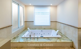 Exquisite second line beach villa with amazing sea views, fully renovated - Puente Romano, Golden Mile, Marbella 10035 