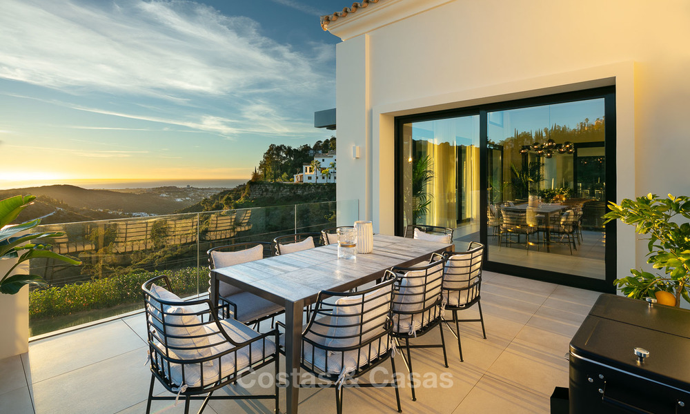 Sumptuous fully renovated villa with magnificent sea views for sale in El Madroñal, Benahavis - Marbella 10074