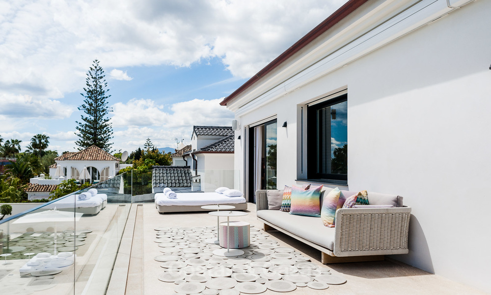 Exceptional, fully renovated beachside villa for sale on the prestigious Golden Mile, Marbella 10132
