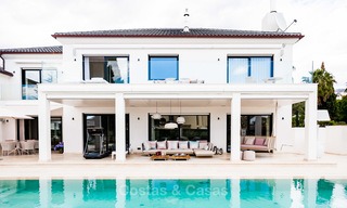 Exceptional, fully renovated beachside villa for sale on the prestigious Golden Mile, Marbella 10161 