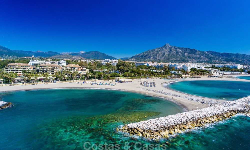 Spectacular frontline beach duplex apartment for sale, in an extraordinary complex, Puerto Banus, Marbella. 10208
