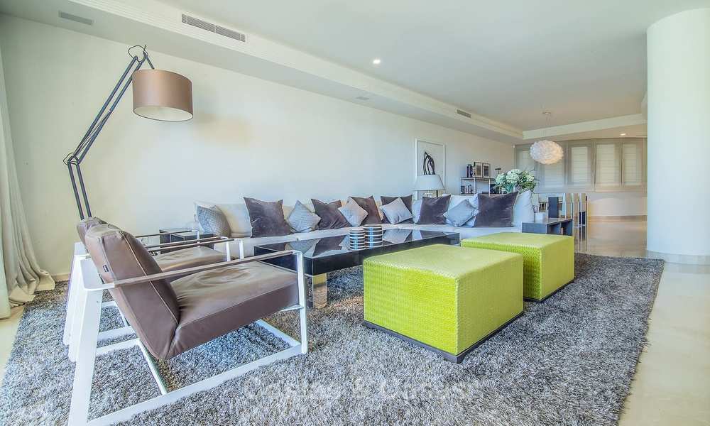 Spectacular frontline beach duplex apartment for sale, in an extraordinary complex, Puerto Banus, Marbella. 10218