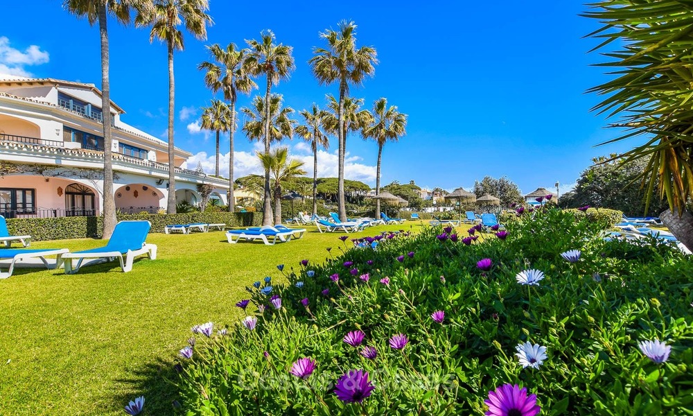 Charming, very spacious duplex ground floor apartment for sale, frontline beach and marina in Cabopino, East Marbella 10265