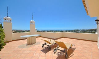 Spectacular penthouse apartment with panoramic sea views for sale, Nueva Andalucía, Marbella 10342 
