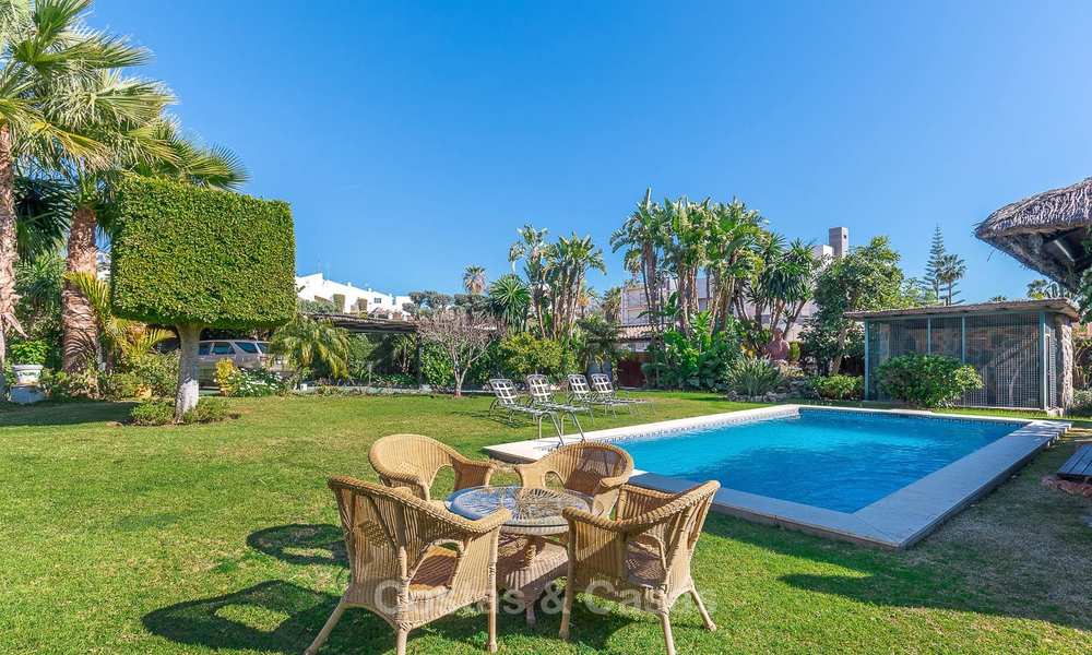 Andalusian style villa in an upscale golf urbanisation for sale, walking distance to amenities - Golf Valley, Nueva Andalucía, Marbella 10487