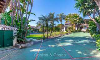 Andalusian style villa in an upscale golf urbanisation for sale, walking distance to amenities - Golf Valley, Nueva Andalucía, Marbella 10491 