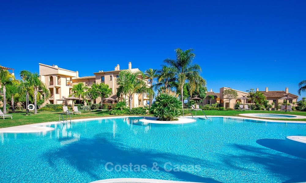 Luxury corner penthouse apartment with stunning panoramic sea, golf and mountain views for sale, Benahavis, Marbella 10555