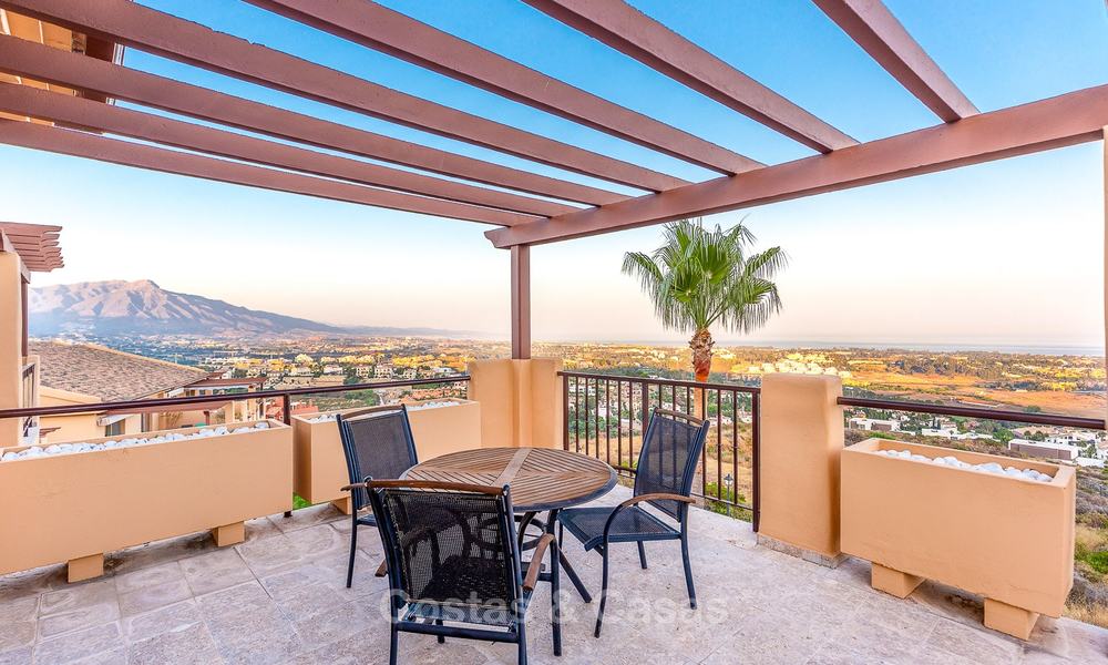 Luxury corner penthouse apartment with stunning panoramic sea, golf and mountain views for sale, Benahavis, Marbella 10574