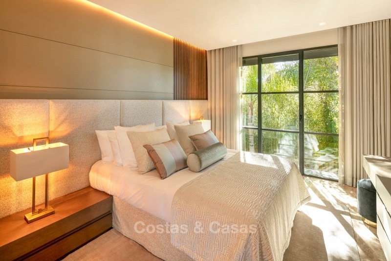 Spectacular, contemporary luxury villa for sale, frontline golf in Las Brisas, Nueva Andalucia, Marbella 10621 