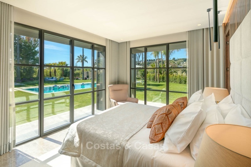 Spectacular, contemporary luxury villa for sale, frontline golf in Las Brisas, Nueva Andalucia, Marbella 10622 