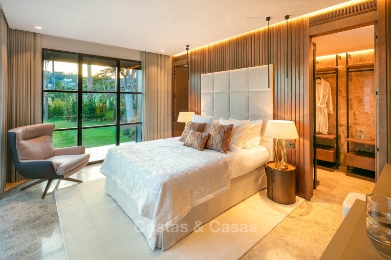 Spectacular, contemporary luxury villa for sale, frontline golf in Las Brisas, Nueva Andalucia, Marbella 10633 