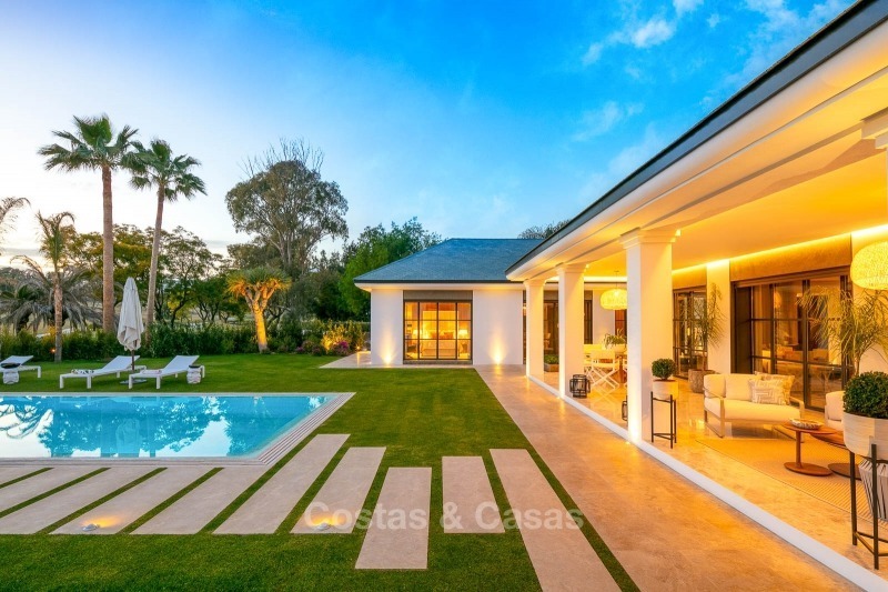 Spectacular, contemporary luxury villa for sale, frontline golf in Las Brisas, Nueva Andalucia, Marbella 10650 