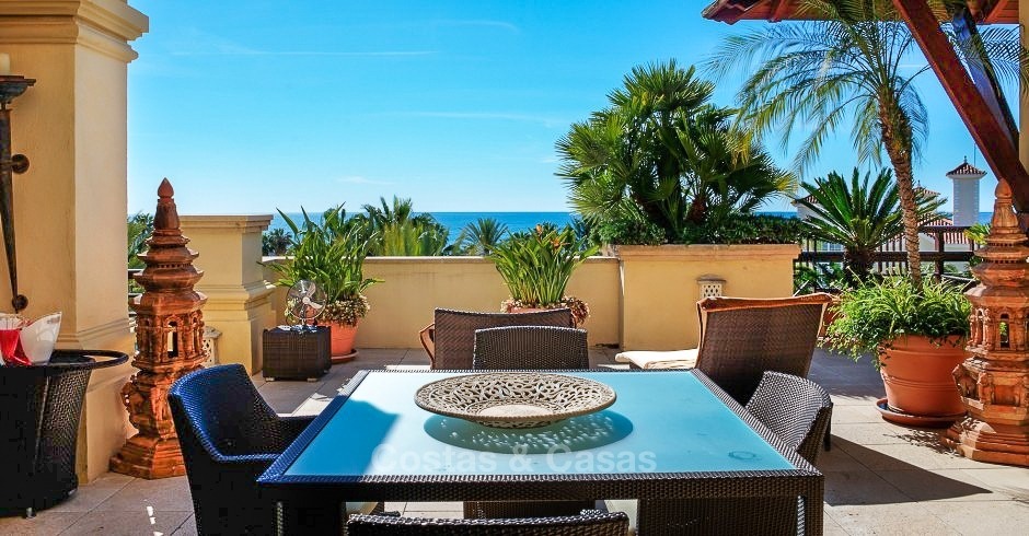 Exclusive frontline beach penthouse apartment with sea views for sale - Puerto Banus, Marbella 10676