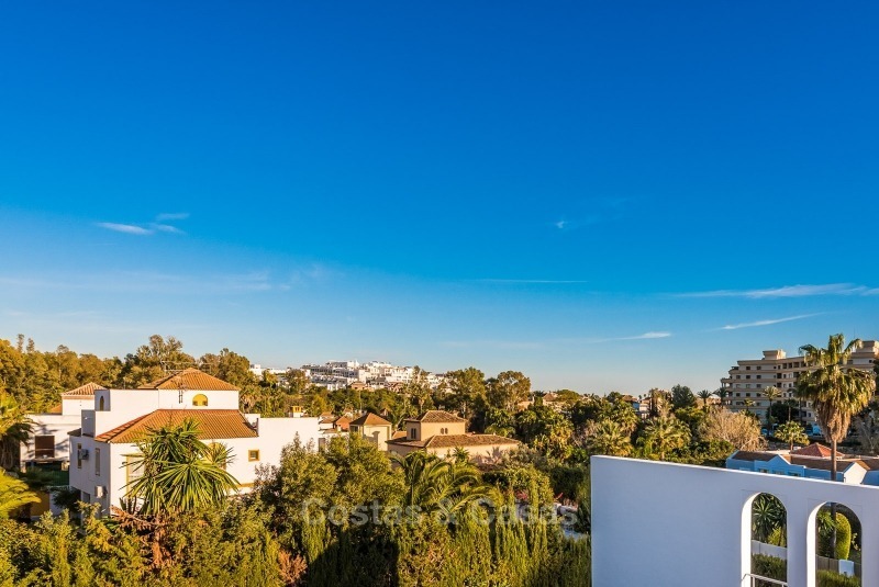 Fully renovated, spacious luxury villa for sale in the heart of Nueva Andalucia´s golf valley, Marbella 10753 