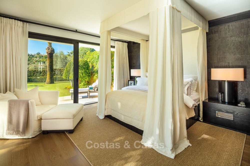 Palatial frontline golf villa for sale in Las Brisas Golf, Nueva Andalucia, Marbella 10883
