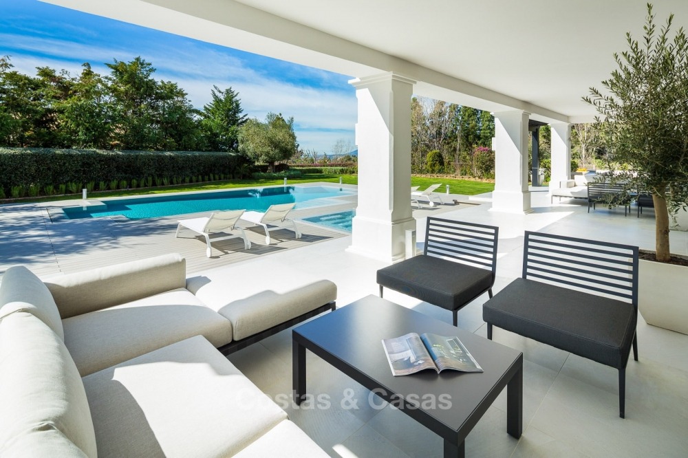 Impressive and very spacious renovated luxury villa for sale on the Golden Mile in Sierra Blanca, Marbella 10910