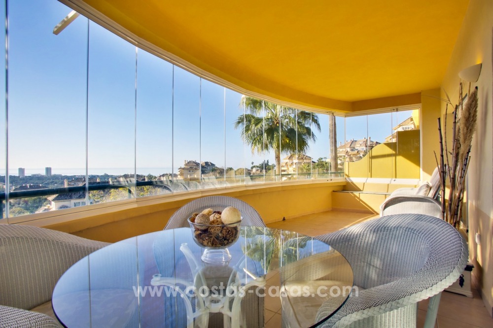 Luxury apartments and penthouses for sale with stunning golf and sea views - Elviria, Marbella 11054