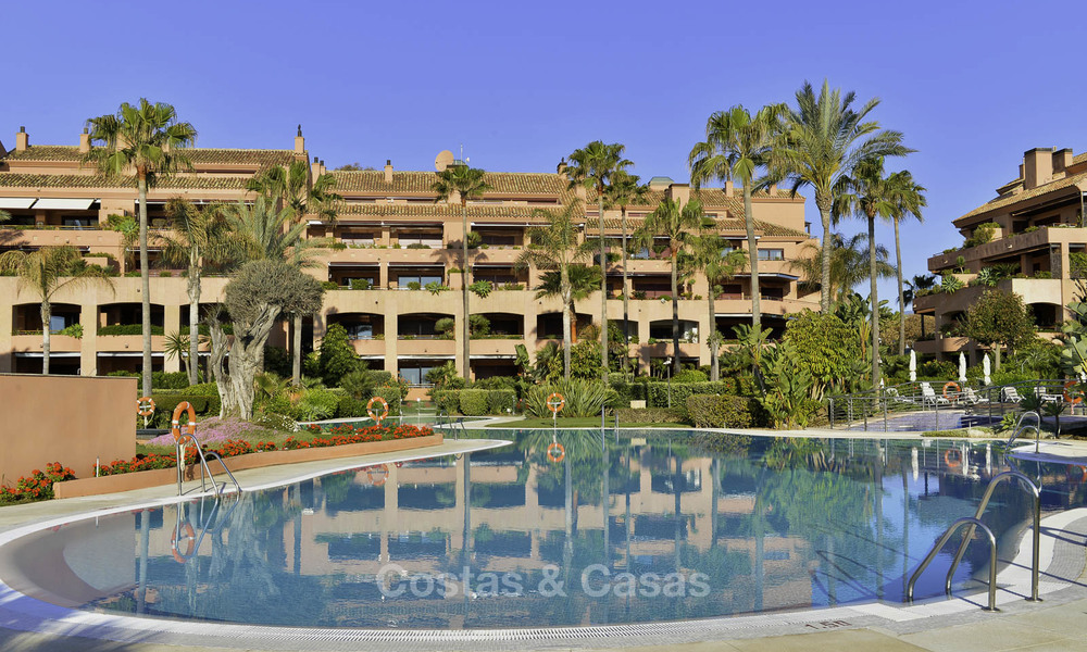 Luxury frontline beach apartment for sale in an exclusive residential complex, Puerto Banus, Marbella 11549