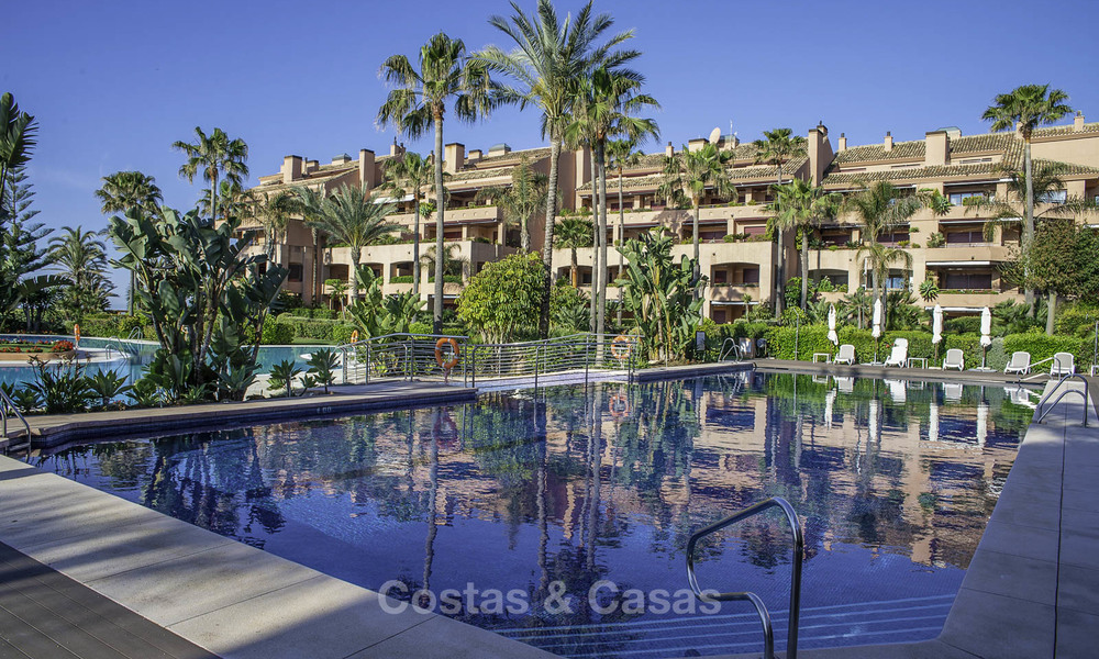 Luxury frontline beach apartment for sale in an exclusive residential complex, Puerto Banus, Marbella 11552