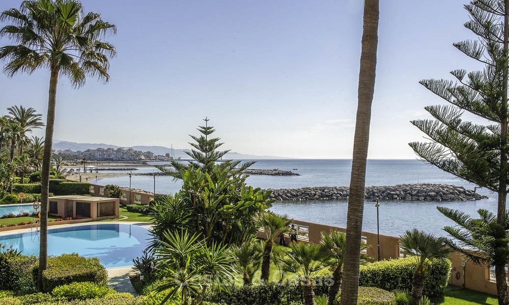 Luxury frontline beach apartment for sale in an exclusive residential complex, Puerto Banus, Marbella 11568